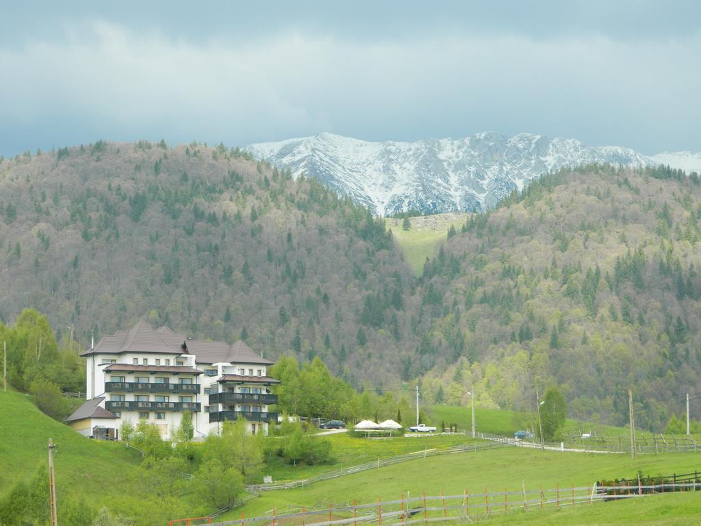 Nobillis - Carpathian Residence Peştera エクステリア 写真